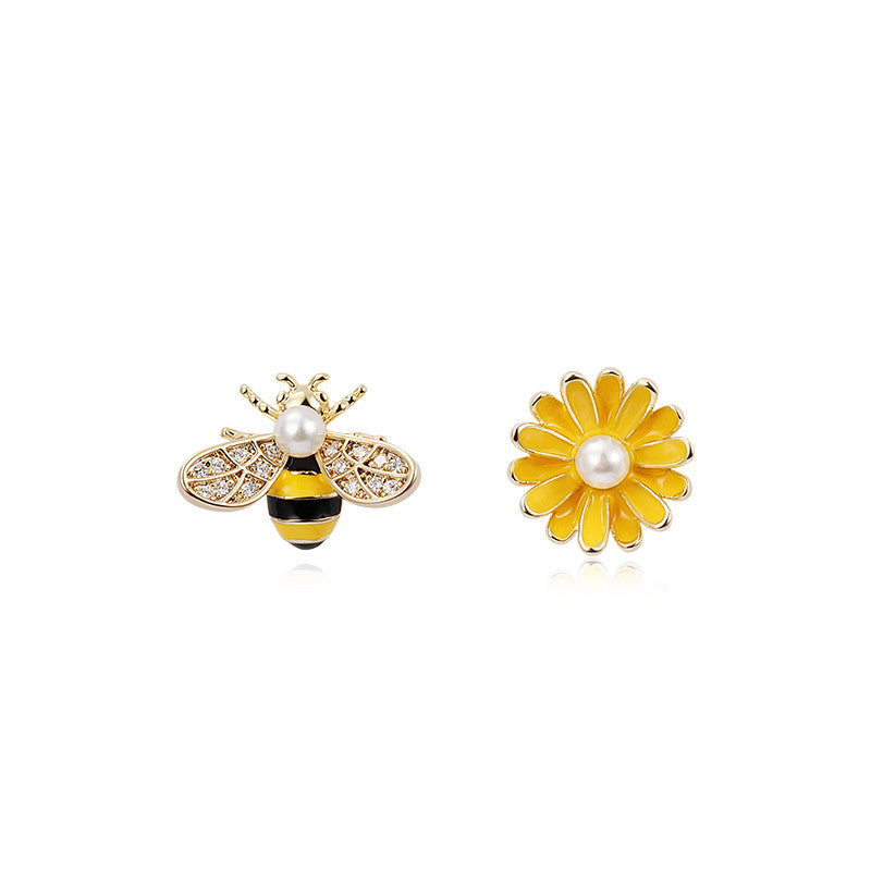 Bee stud earrings