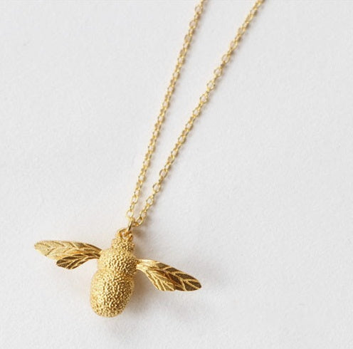 Fashion gold-plated bee pendant