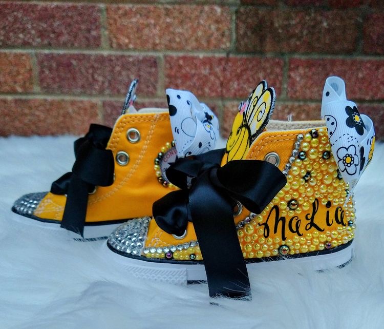 Fashion Personality Cartoon Bee Canvas Shoes