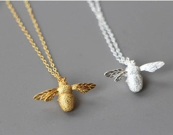 Fashion gold-plated bee pendant